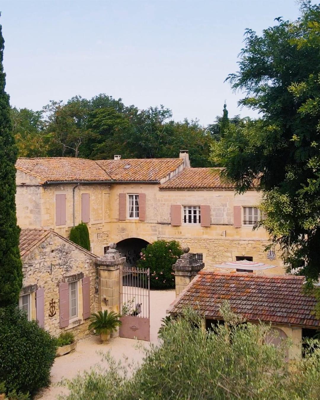 Mas Des Comtes De Provence Hotel Tarascon Exterior foto