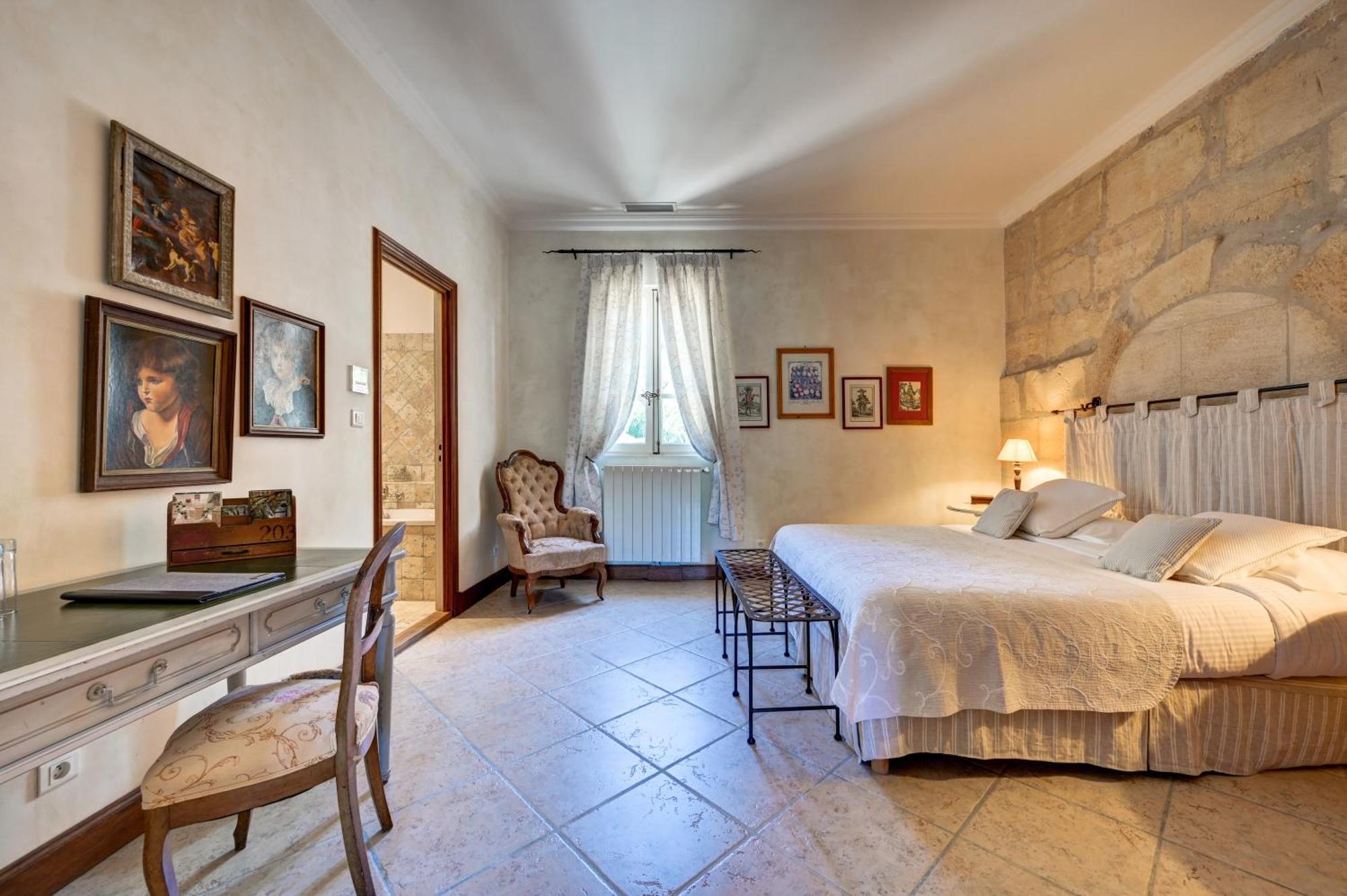 Mas Des Comtes De Provence Hotel Tarascon Exterior foto